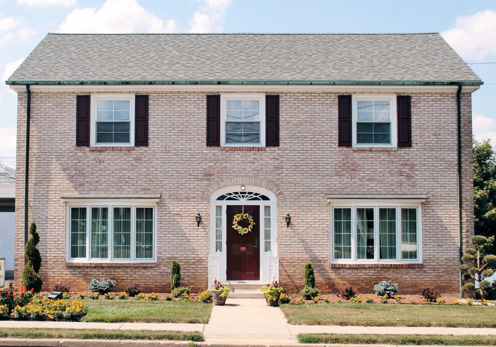 Topton-Exterior-3